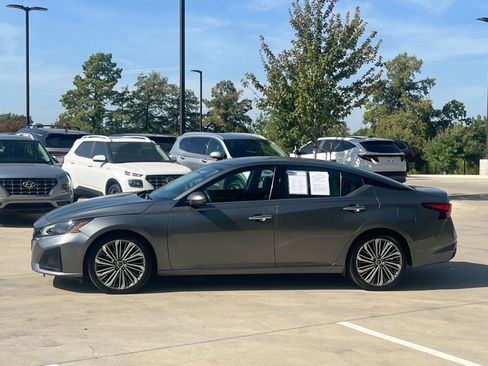 Used 2023 Nissan Altima 2.5 SL FWD image 6