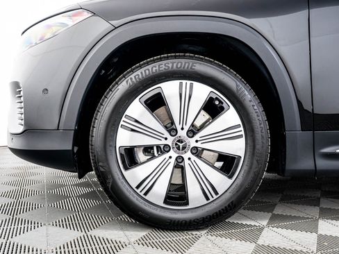 Certified 2023 Mercedes-Benz EQB 300 4MATIC w/ Exclusive Package image 4