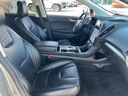 Used 2024 Ford Edge Titanium image 35