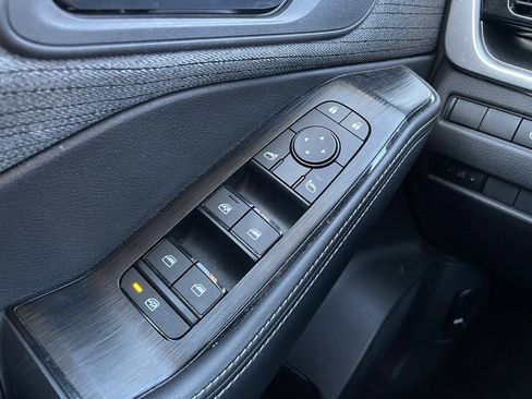 Used 2023 Nissan Rogue SV image 12