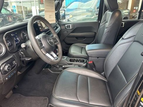 Used 2024 Jeep Wrangler Unlimited Sahara image 17
