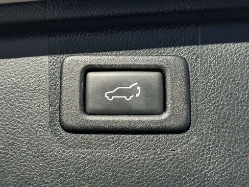 Used 2017 Subaru Outback 2.5i Limited image 22