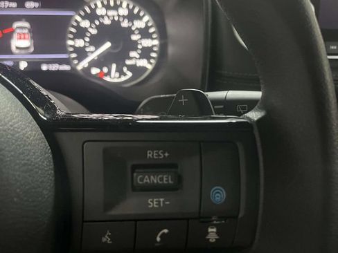 Used 2023 Nissan Rogue SV AWD/4WD image 12