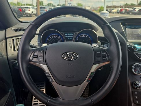 Used 2015 Hyundai Genesis 3.8 RWD image 11