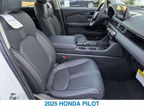New 2025 Honda Pilot Touring image 25