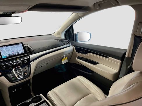 Used 2025 Honda Odyssey Touring image 25