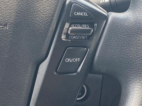 Used 2023 Nissan Frontier SV AWD/4WD image 10