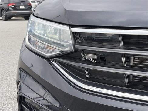 Used 2023 Volkswagen Tiguan SE R-Line image 29