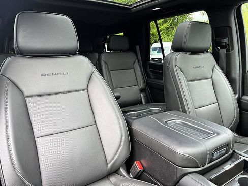 Used 2024 GMC Yukon Denali AWD/4WD image 22