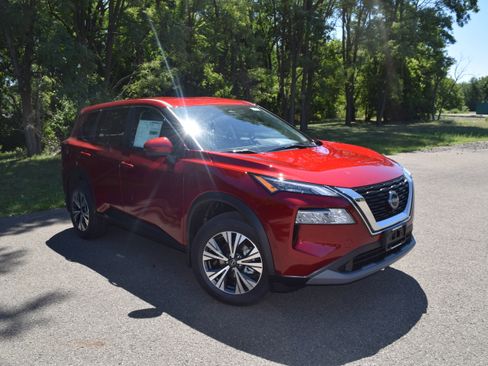 Used 2022 Nissan Rogue SV image 1