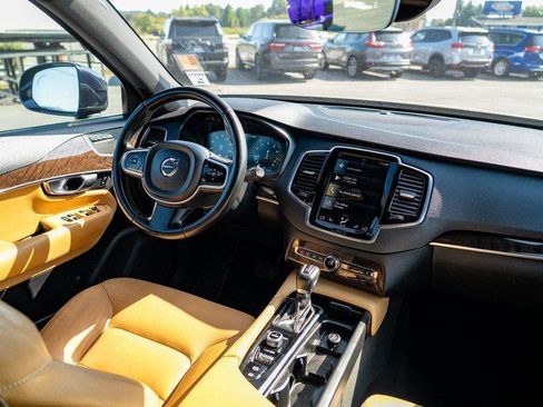 Used 2017 Volvo XC90 T6 Momentum w/ Vision Package image 22