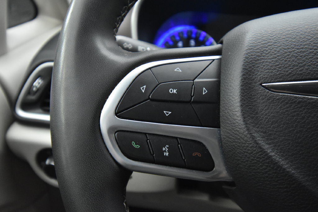 Used 2023 Chrysler Voyager LX FWD image 28