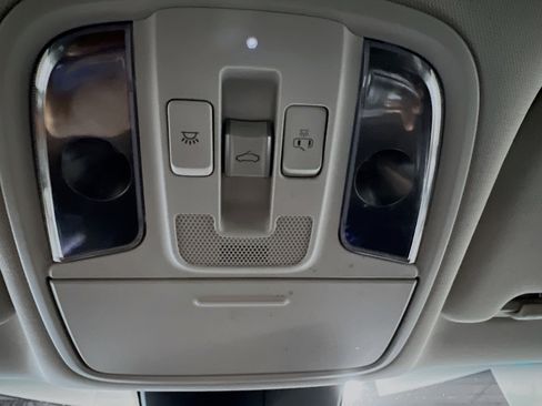 Used 2018 Kia Stinger Premium image 22