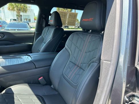 Certified 2025 Nissan Armada PRO-4X AWD/4WD image 15