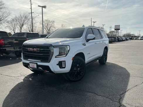 Used 2024 GMC Yukon AT4 w/ AT4 Premium Package image 3