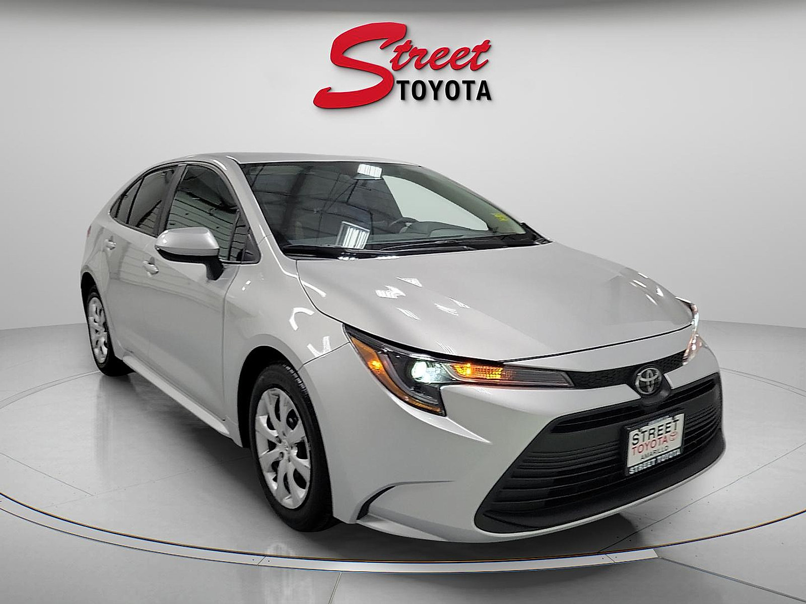 Certified 2025 Toyota Corolla LE FWD image 5