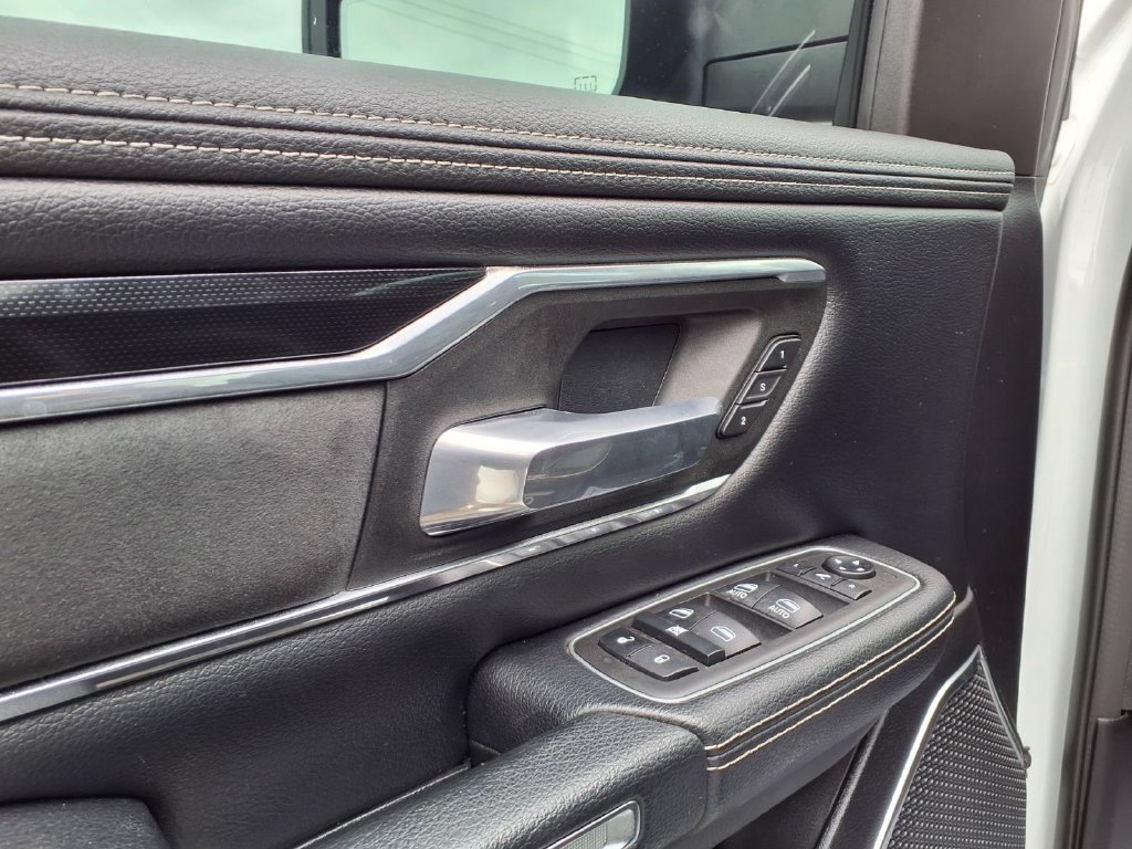 Used 2021 RAM 1500 Laramie w/ Sport Appearance Package AWD/4WD image 13