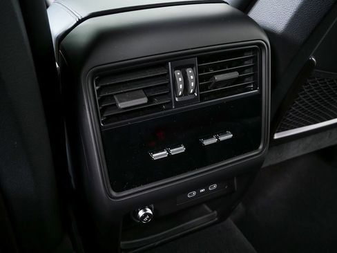 Certified 2026 Porsche Cayenne AWD image 22