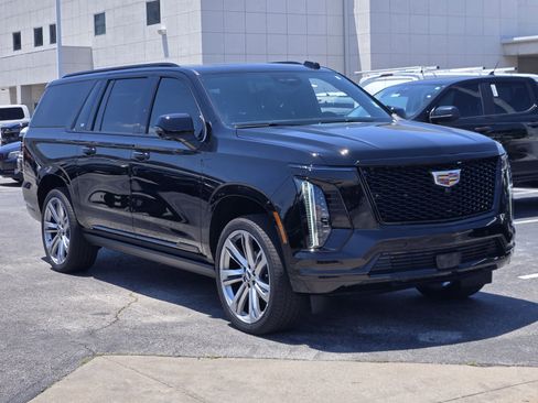 Used 2026 Cadillac Escalade ESV Sport w/ Touring Package AWD/4WD image 3