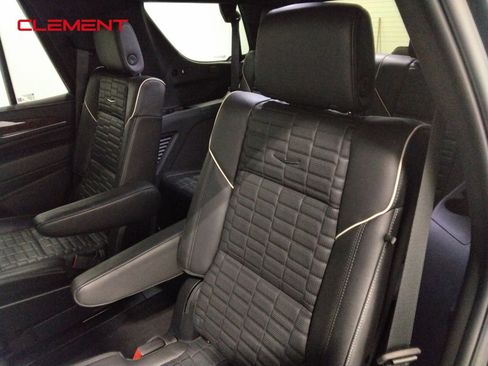 Used 2023 Cadillac Escalade Sport Platinum w/ LPO, ONYX Package image 37