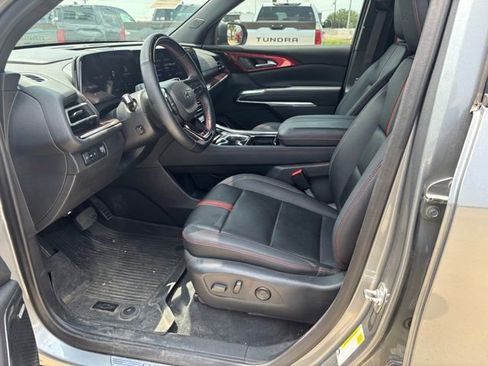 Used 2024 Chevrolet Traverse RS w/ LPO, Floor Liner Package FWD image 8