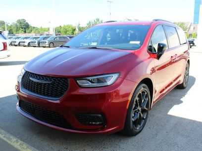 Used 2025 Chrysler Pacifica Limited