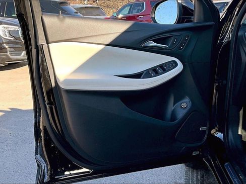 Used 2024 Buick Encore GX Avenir w/ Avenir Technology Package image 21