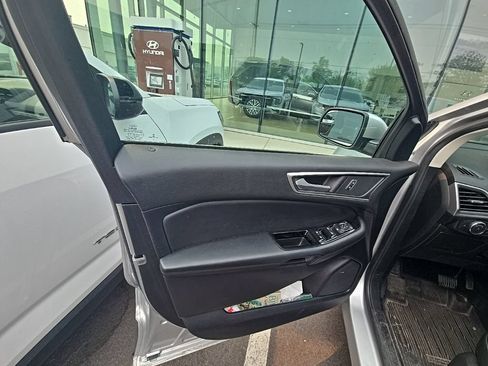 Used 2018 Ford Edge SEL w/ Equipment Group 201A AWD/4WD image 6