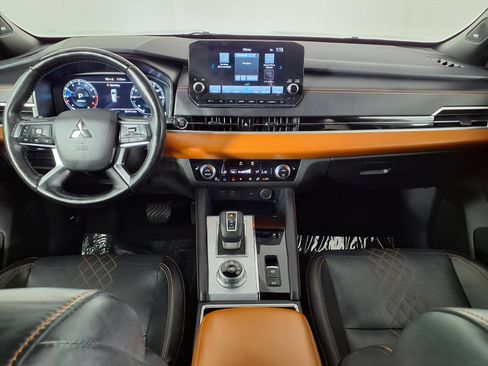 Used 2024 Mitsubishi Outlander SEL FWD image 13