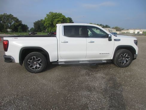 New 2026 GMC Sierra 1500 SLT w/ SLT Premium Plus Package AWD/4WD image 3
