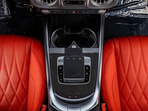 Used 2025 Mercedes-Benz G 63 AMG 4MATIC image 27