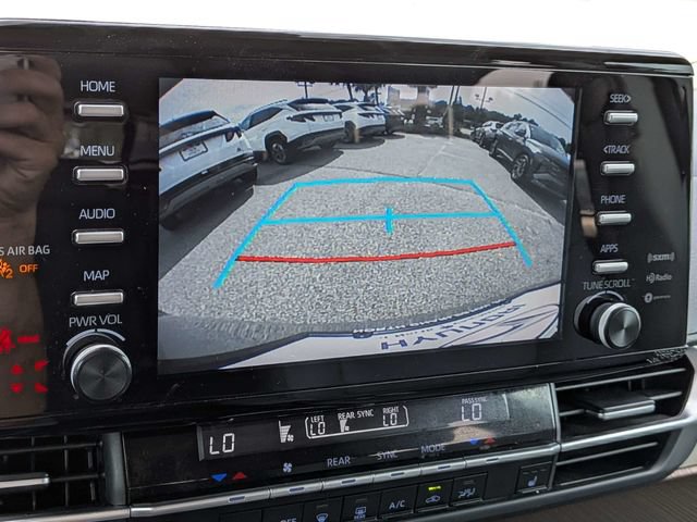Used 2024 Toyota Sienna XLE FWD image 26