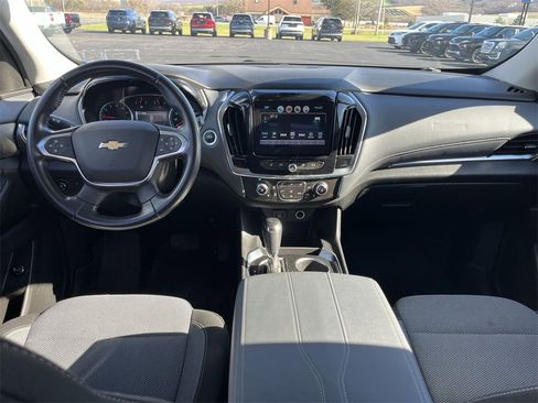Used 2018 Chevrolet Traverse LT image 19