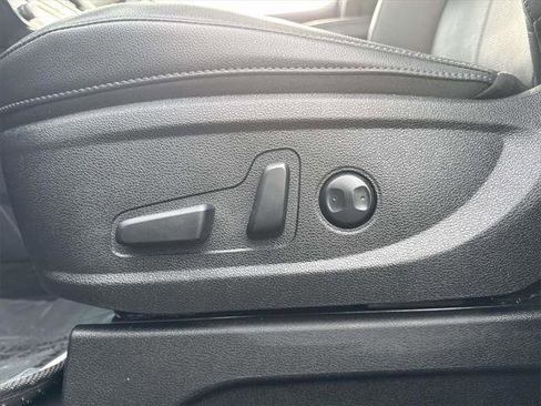 Used 2023 Kia Telluride EX w/ EX Captain's Chair Package image 18