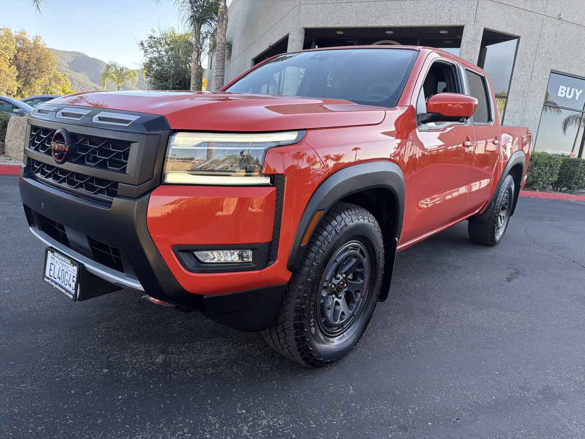Used 2025 Nissan Frontier Pro-X w/ Pro Convenience Package RWD image 2