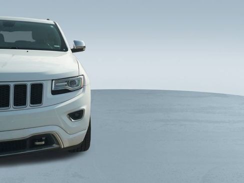 Used 2015 Jeep Grand Cherokee Overland w/ Trailer Tow Group IV image 39