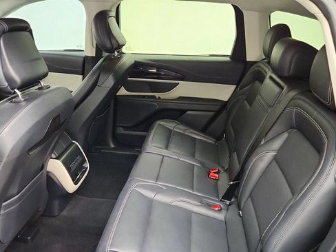 Used 2024 Lincoln Nautilus Premier AWD/4WD image 20