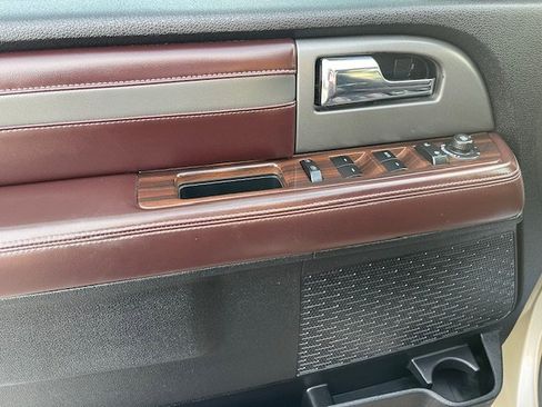 Used 2017 Ford Expedition EL Platinum image 10