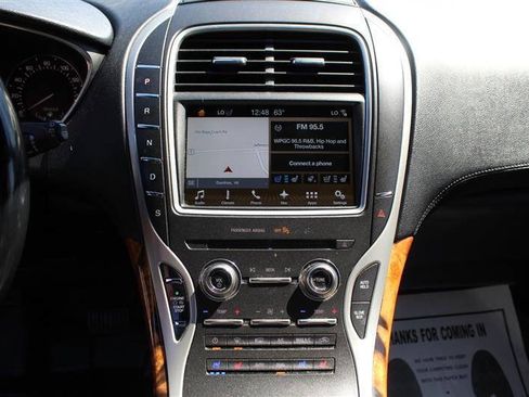 Used 2018 Lincoln MKX Reserve w/ Lincoln MKX Climate Package AWD/4WD image 19