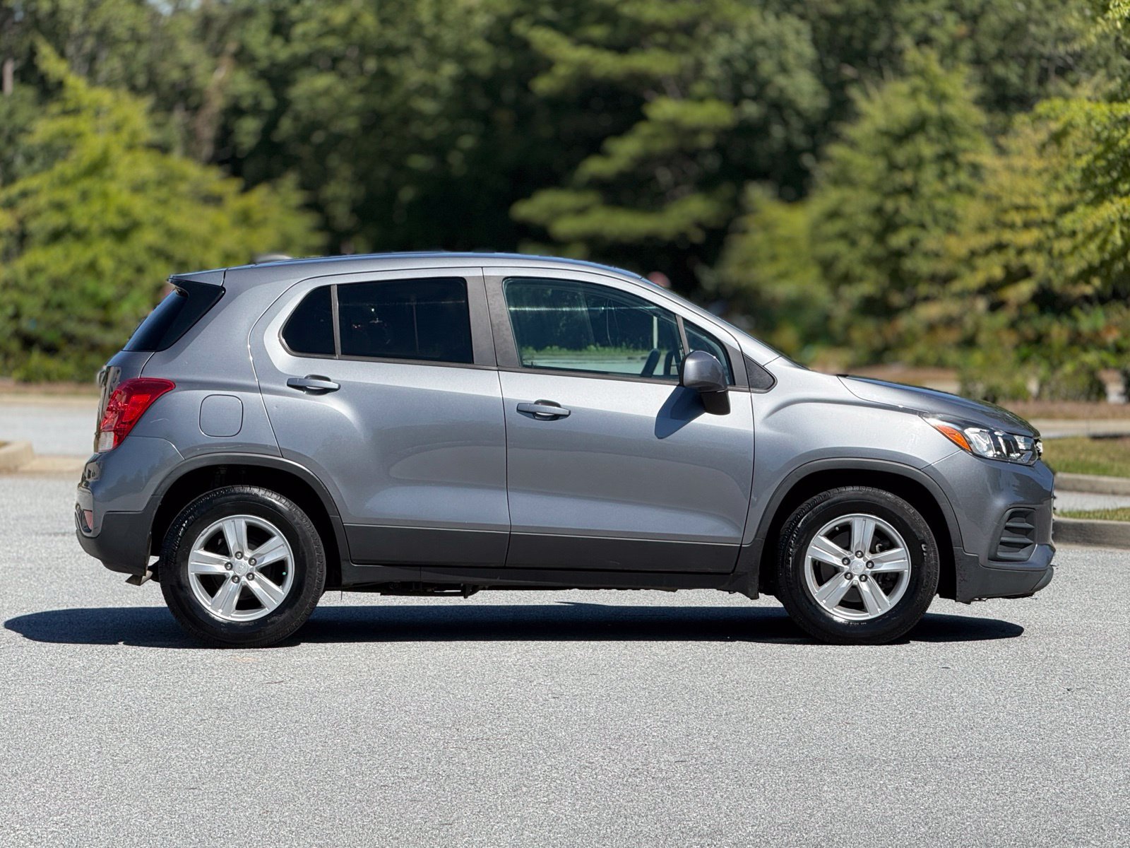 Used 2020 Chevrolet Trax LS w/ Tint and Cruise Package FWD image 12