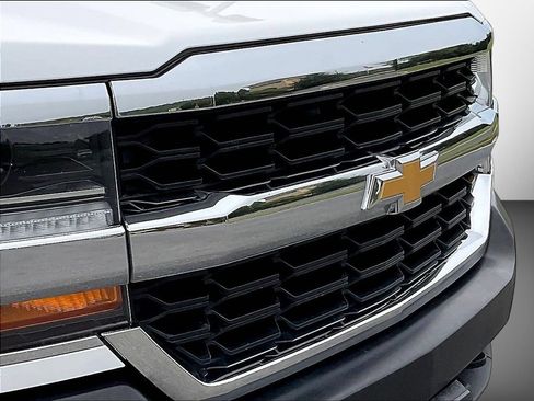 Used 2019 Chevrolet Silverado 1500 W/T w/ WT Convenience Package AWD/4WD image 32