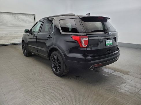 Used 2017 Ford Explorer XLT w/ Equipment Group 202A AWD/4WD image 5