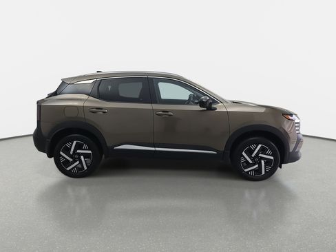 New 2026 Nissan Kicks SV w/ SV Premium Package image 4