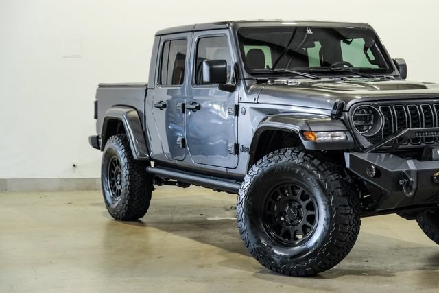 Used 2025 Jeep Gladiator Sport AWD/4WD image 29