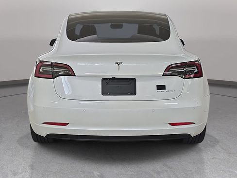 Used 2022 Tesla Model 3 Long Range AWD/4WD image 8