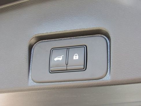 Certified 2023 Nissan Rogue SV w/ SV Premium B Package FWD image 6