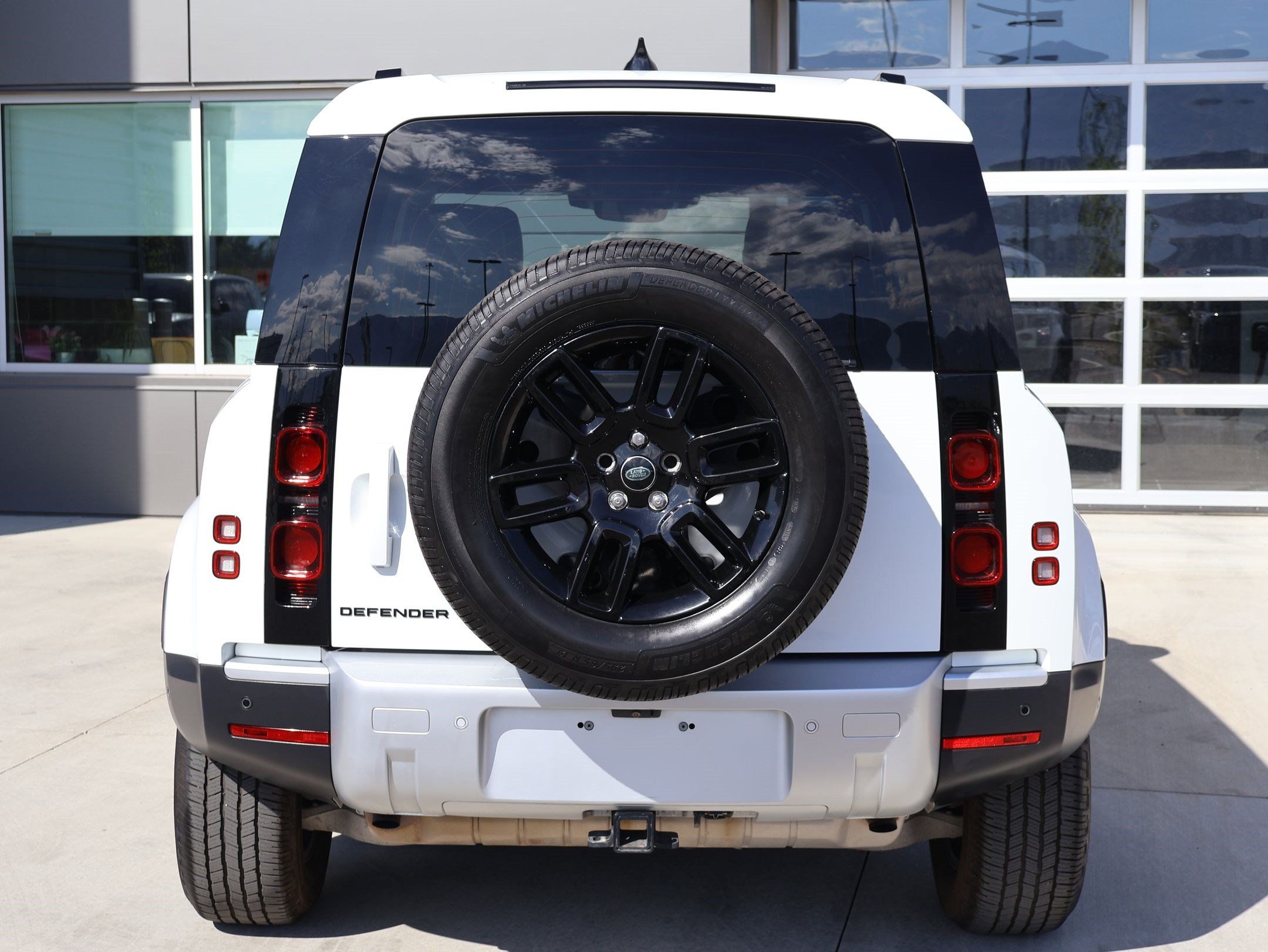 Used 2024 Land Rover Defender 110 S AWD/4WD image 9