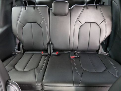 New 2026 Chrysler Pacifica Select image 17