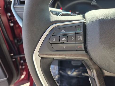 New 2026 Jeep Grand Cherokee Limited w/ Luxury Tech Group II RWD image 28