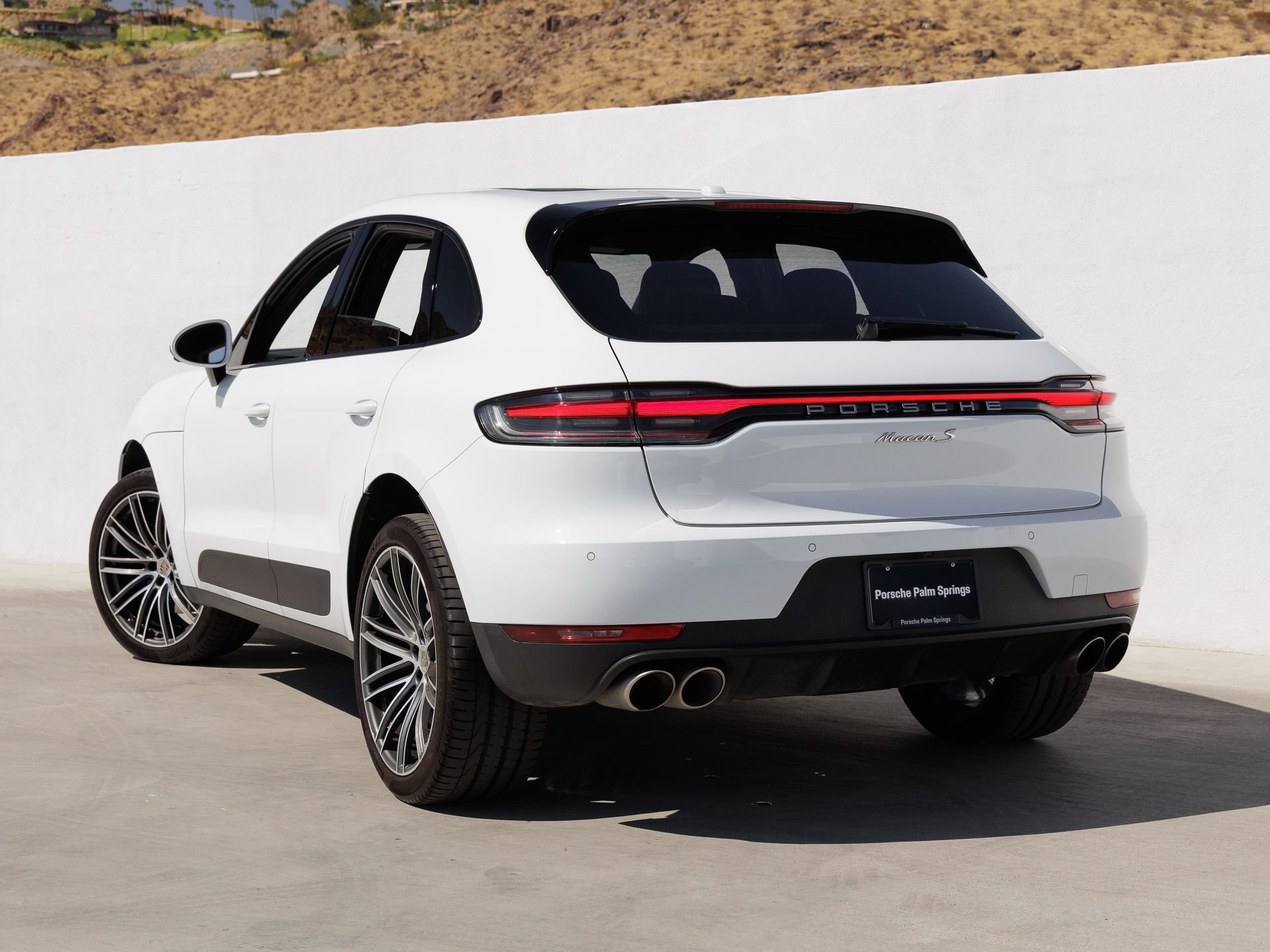 Certified 2021 Porsche Macan S AWD/4WD image 3